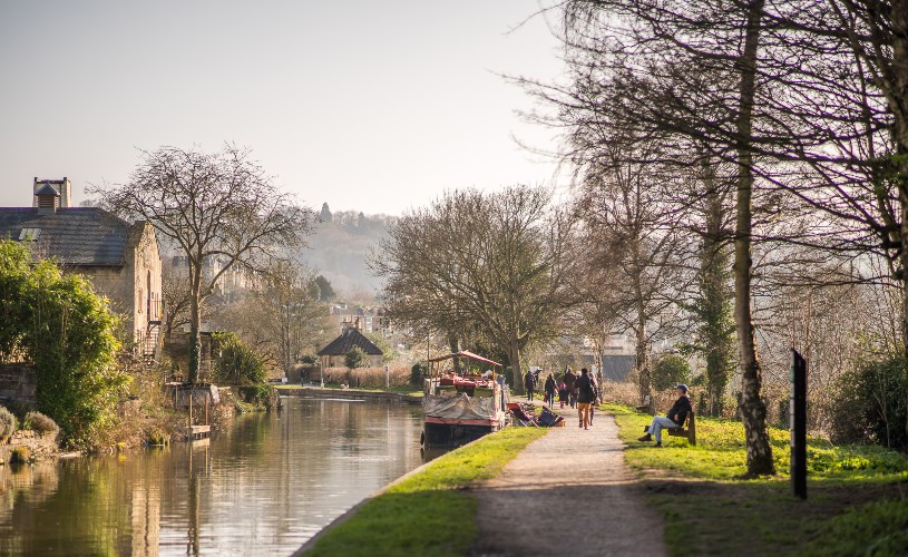 Walkers alongside the Kennet and Avon Canal